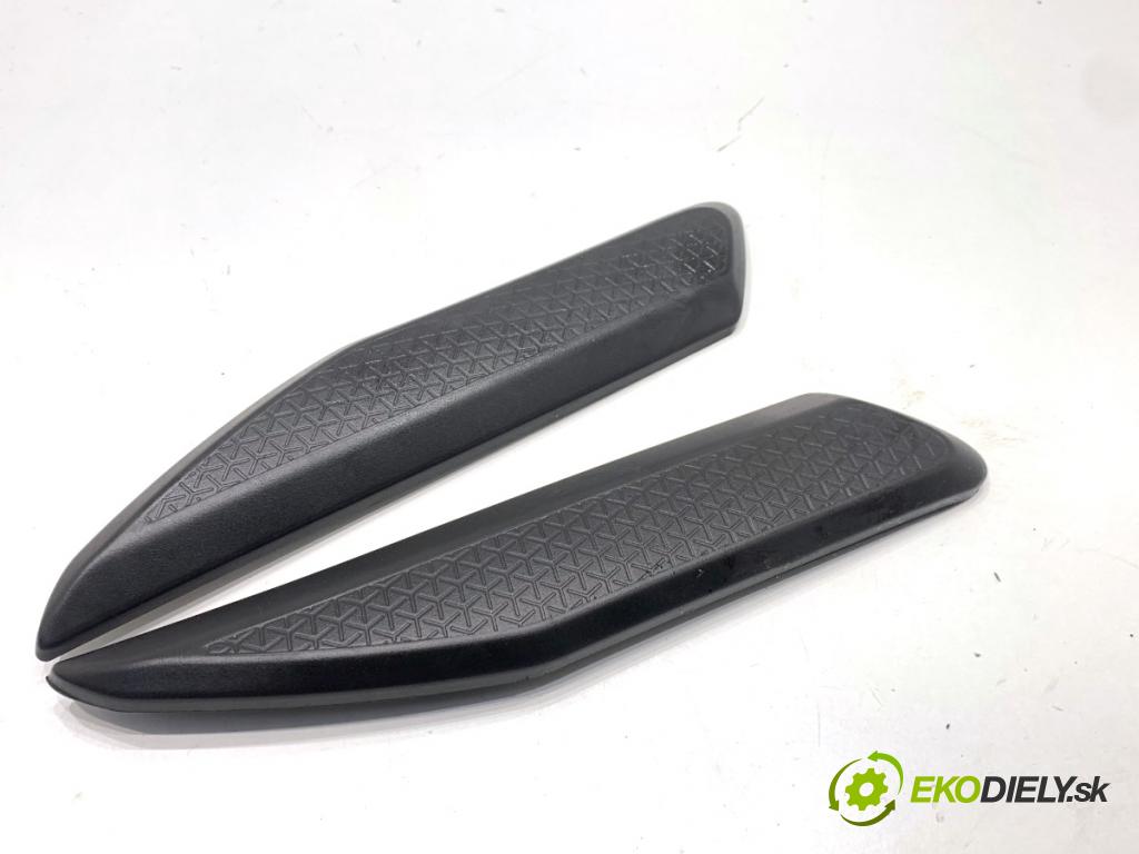 HONDA CB650RA  2024 34 kW 650 CM3 34kW 46KM (2014 - 650 Clona RÁM: Guma krycie plasty 