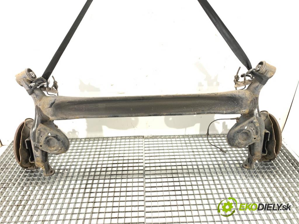 NISSAN QASHQAI J11 SUV 2019 103 kW 1.3 DIG-T 1332 výztuha zadní část