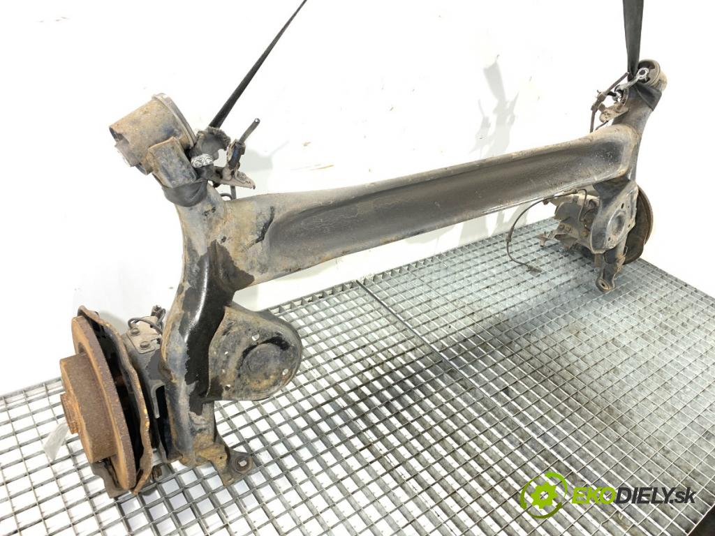 NISSAN QASHQAI J11 SUV 2019 103 kW 1.3 DIG-T 1332 výztuha zadní část