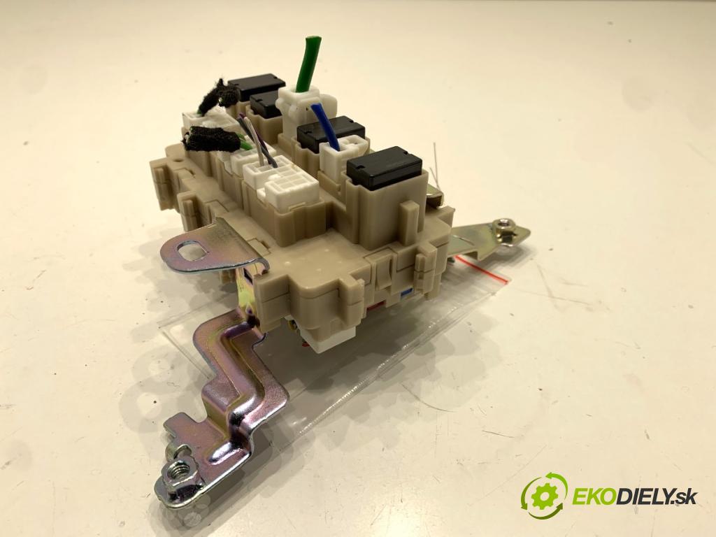 NISSAN QASHQAI J11 SUV 2019 103 kW 1.3 DIG-T 1332 Skrinka poistková  (Poistková skrinka)