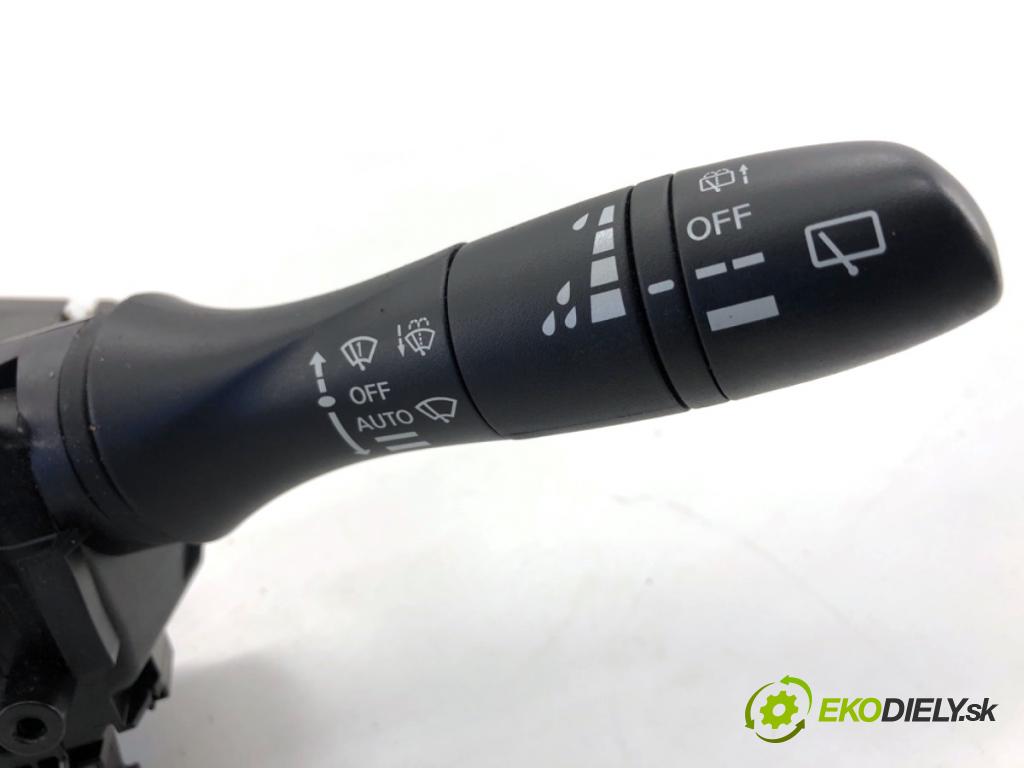 NISSAN QASHQAI J11 SUV 2019 103 kW 1.3 DIG-T 1332 Prepínač kombinovaný  (Prepínacie páčky pod volantom)