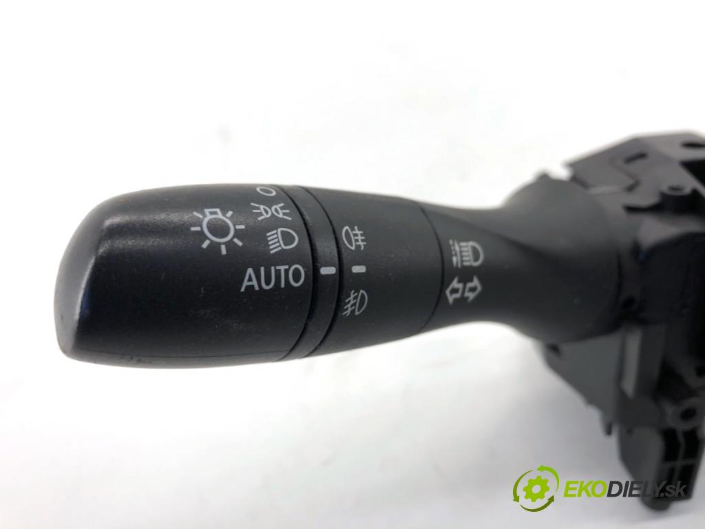 NISSAN QASHQAI J11 SUV 2019 103 kW 1.3 DIG-T 1332 Prepínač kombinovaný  (Prepínacie páčky pod volantom)