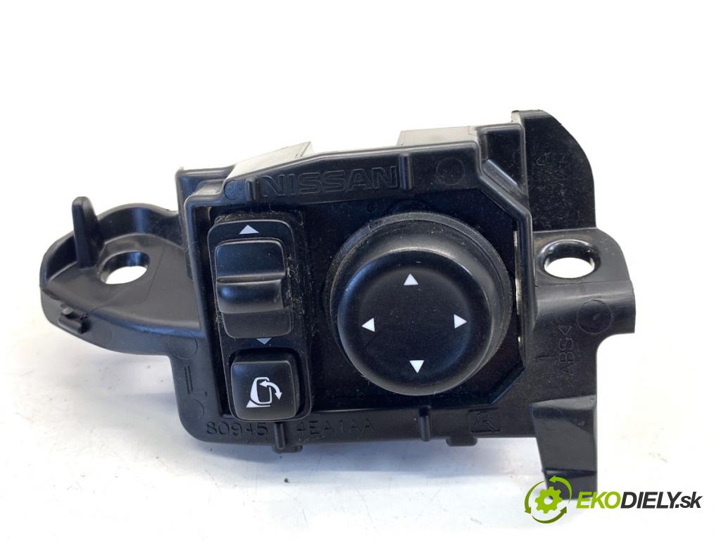NISSAN QASHQAI J11 SUV 2019 103 kW 1.3 DIG-T 1332 Prepínač nastavenia spätných zrkadiel 25570-4EA1B (Prepínacie páčky pod volantom)