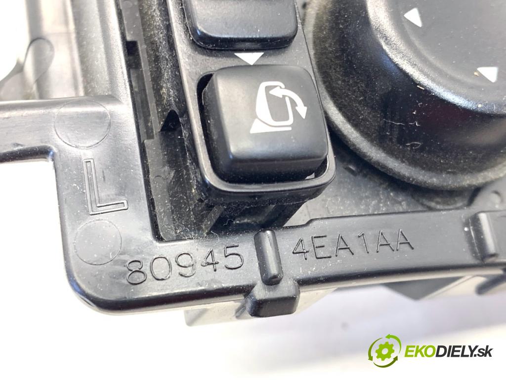 NISSAN QASHQAI J11 SUV 2019 103 kW 1.3 DIG-T 1332 přepínač nastavení zpětných zrcátek 25570-4EA1B (Páčky pod volantem)