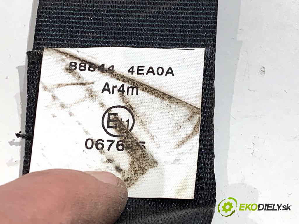 NISSAN QASHQAI J11 SUV 2019 103 kW 1.3 DIG-T 1332 držák bezpečnost levý zadní část 888444EA0A