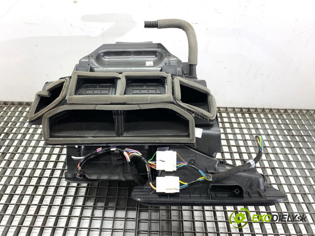 NISSAN QASHQAI J11 SUV 2019 103 kW 1.3 DIG-T 1332 topné těleso radiátor topení komplet KOMBAJN 27210-4EA4C (Radiátor topení)