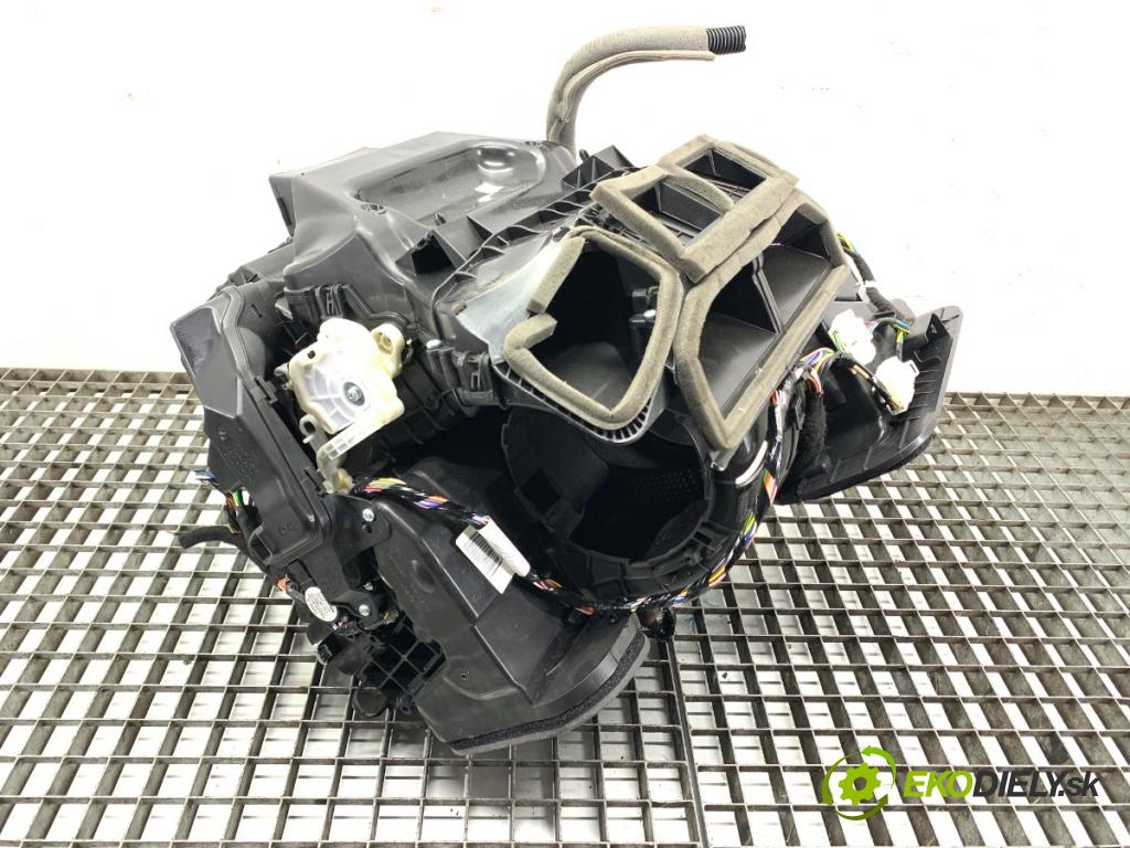 NISSAN QASHQAI J11 SUV 2019 103 kW 1.3 DIG-T 1332 topné těleso radiátor topení komplet KOMBAJN 27210-4EA4C (Radiátor topení)