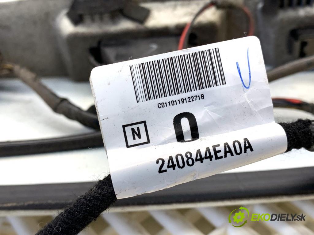 NISSAN QASHQAI J11 SUV 2019 103 kW 1.3 DIG-T 1332 lišta dveří zadní část 240844EA0A