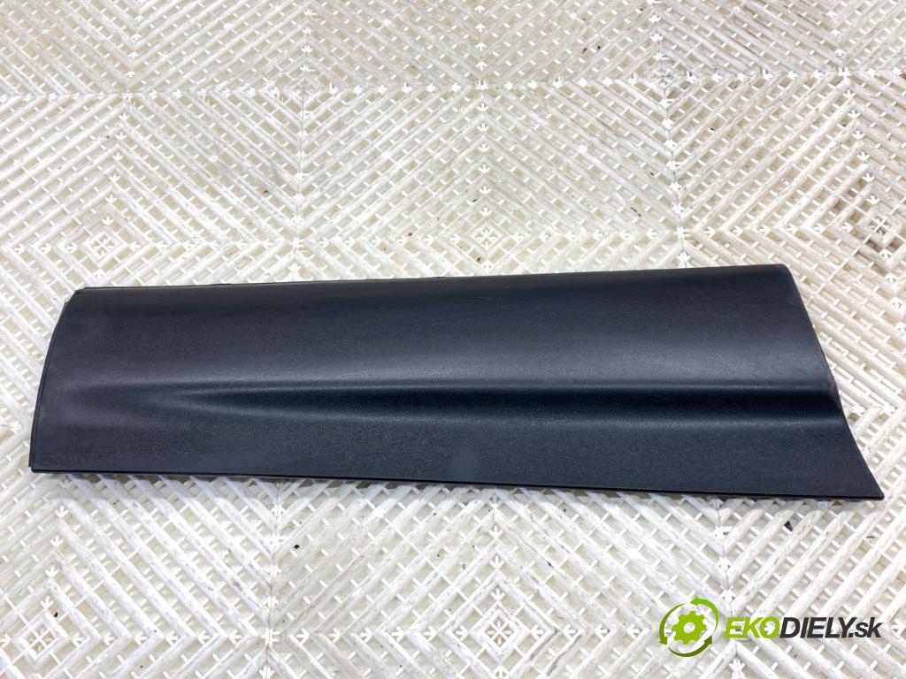 NISSAN QASHQAI J11 SUV 2019 103 kW 1.3 DIG-T 1332 lišta dveře pravý zadní část 828704EA0A