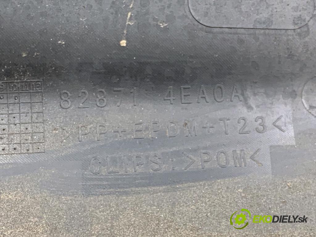 NISSAN QASHQAI J11 SUV 2019 103 kW 1.3 DIG-T 1332 lišta dveře levý zadní část 828714EA0A