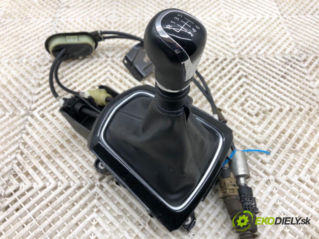 NISSAN QASHQAI J11 SUV 2019 103 kW 1.3 DIG-T 1332 Kulisa 341017283R (Rýchlostná páka (kulisa))