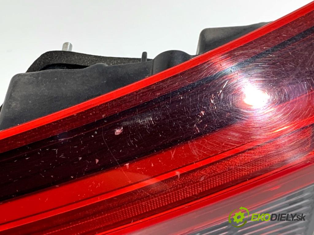 NISSAN QASHQAI J11 SUV 2019 103 kW 1.3 DIG-T 1332 Svetlo zad pravá vnútorná 26550HV05A (Kľučka dverí ostatné)