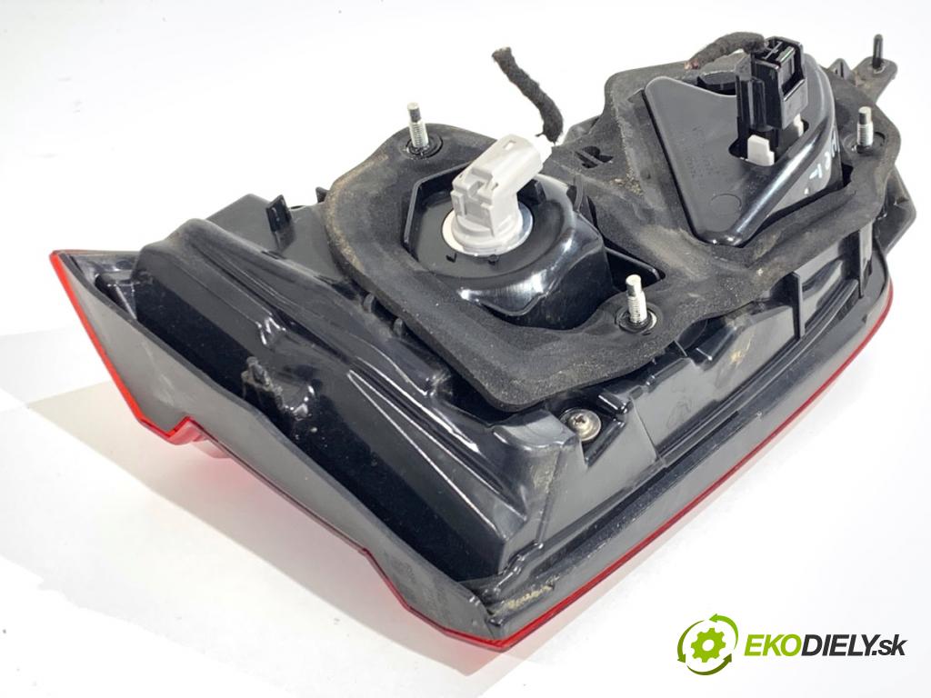 NISSAN QASHQAI J11 SUV 2019 103 kW 1.3 DIG-T 1332 Svetlo zad pravá vnútorná 26550HV05A (Kľučka dverí ostatné)