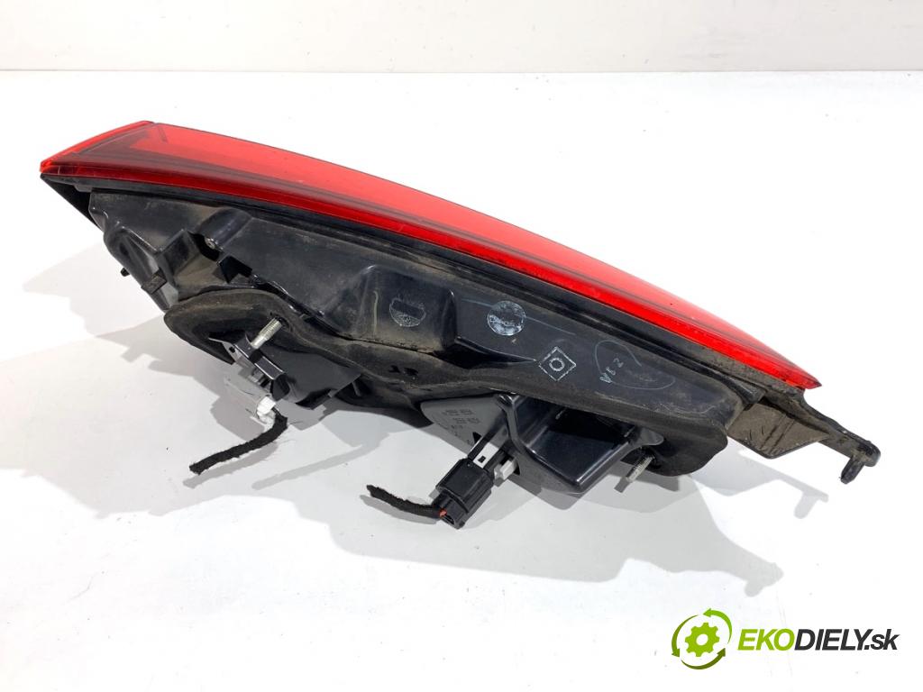 NISSAN QASHQAI J11 SUV 2019 103 kW 1.3 DIG-T 1332 Svetlo zad pravá vnútorná 26550HV05A (Kľučka dverí ostatné)