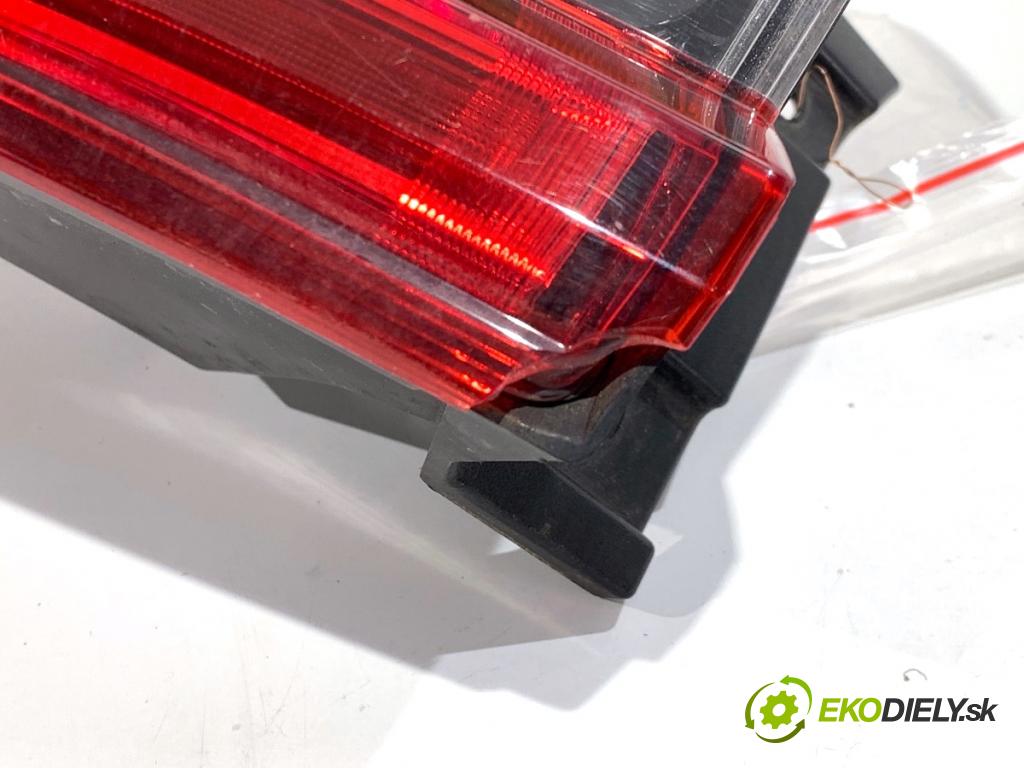 NISSAN QASHQAI J11 SUV 2019 103 kW 1.3 DIG-T 1332 Svetlo ľavy zad