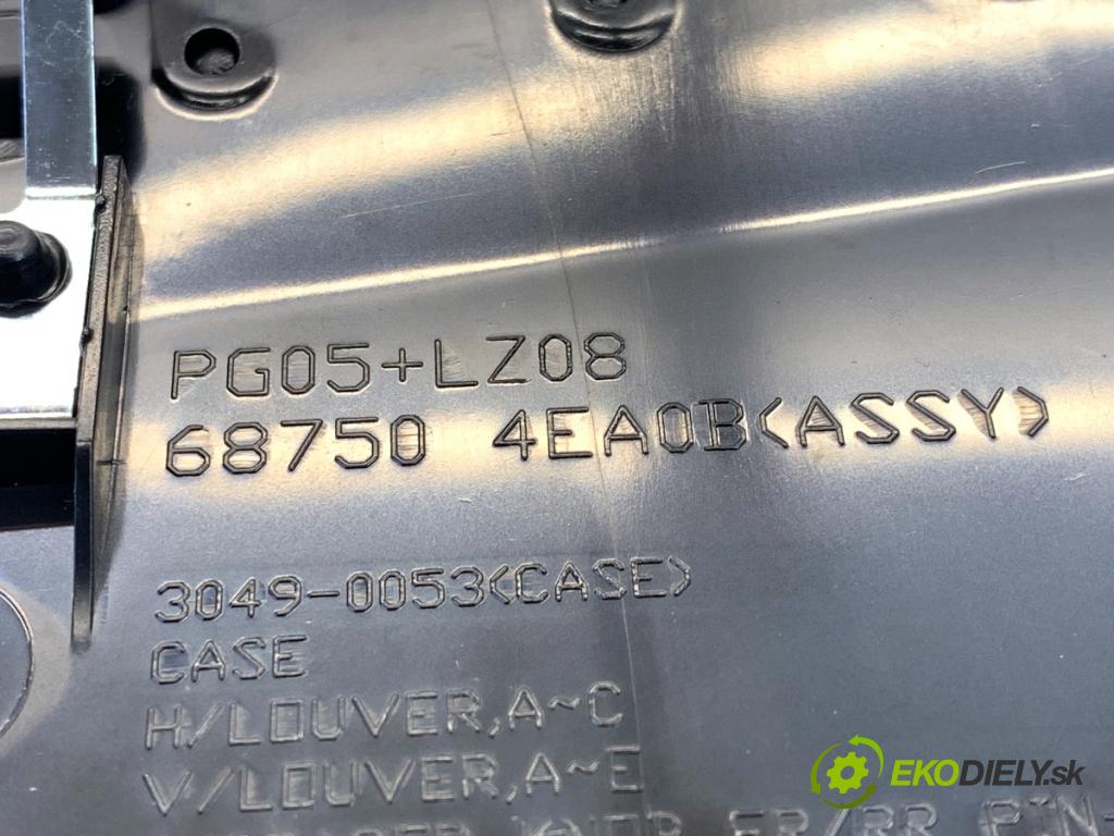 NISSAN QASHQAI J11 SUV 2019 103 kW 1.3 DIG-T 1332 Mriežky kúrenia predný 687504EA0B 68761HV00B