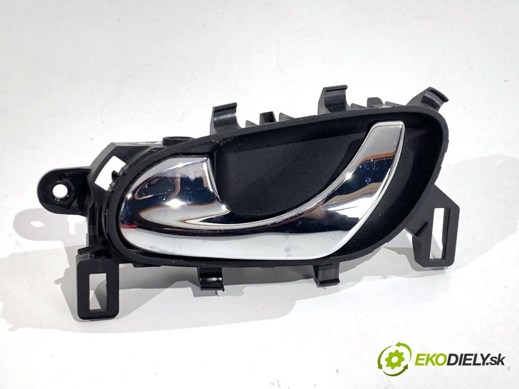 NISSAN QASHQAI J11 SUV 2019 103 kW 1.3 DIG-T 1332 klika vnitřní levý přední část 