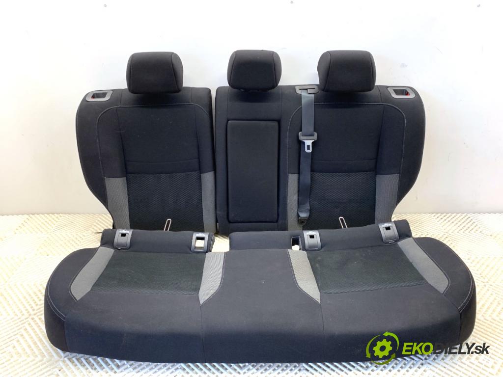 NISSAN QASHQAI J11 SUV 2019 103 kW 1.3 DIG-T 1332 sedadlo druhý VLÁDA: 