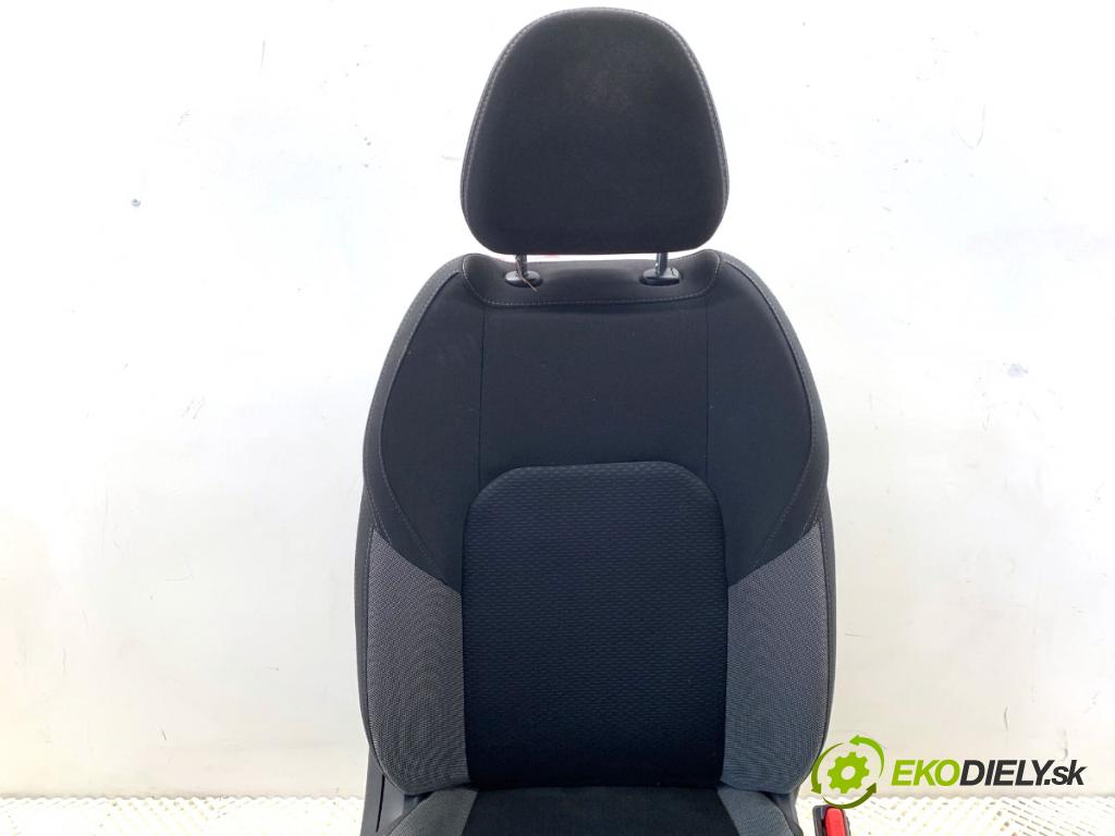NISSAN QASHQAI J11 SUV 2019 103 kW 1.3 DIG-T 1332 sedadlo pravý přední část