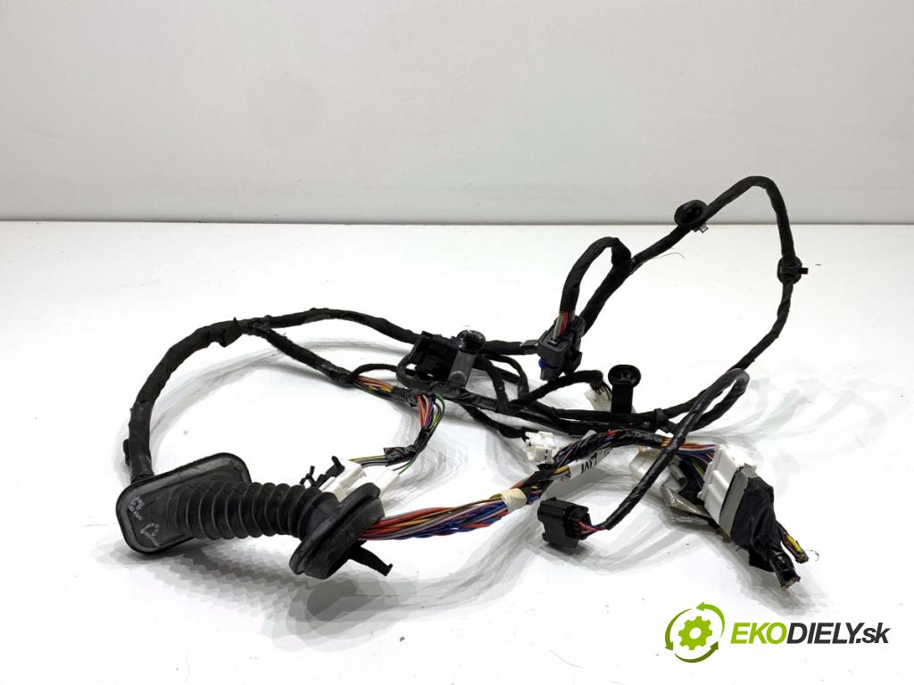 NISSAN QASHQAI J11 SUV 2019 103 kW 1.3 DIG-T 1332 káblovačka dveře přední část pravý 24124HV01C