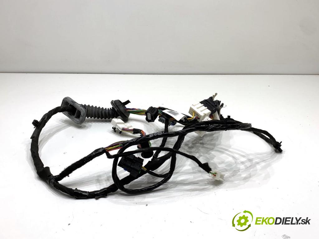 NISSAN QASHQAI J11 SUV 2019 103 kW 1.3 DIG-T 1332 káblovačka dveře přední část pravý 24124HV01C