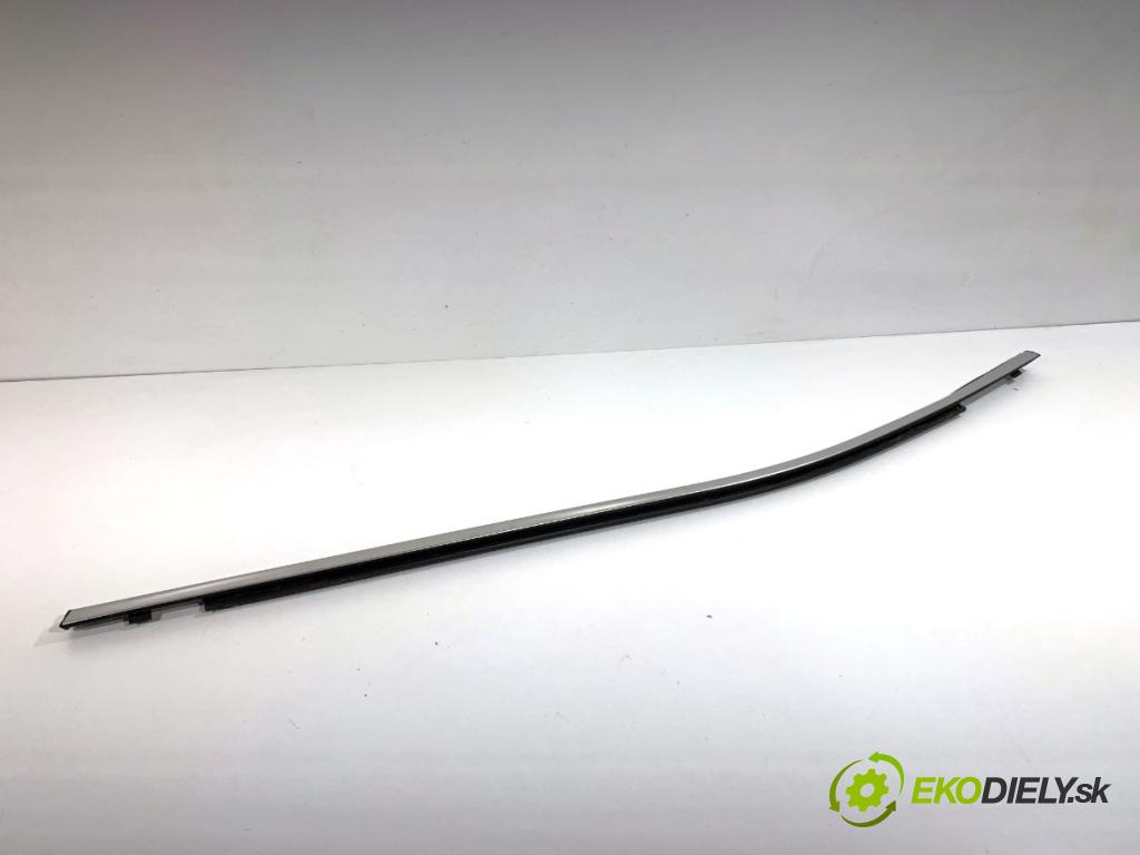 NISSAN QASHQAI J11 SUV 2019 103 kW 1.3 DIG-T 1332 lišta Sbírání: zadní část levý