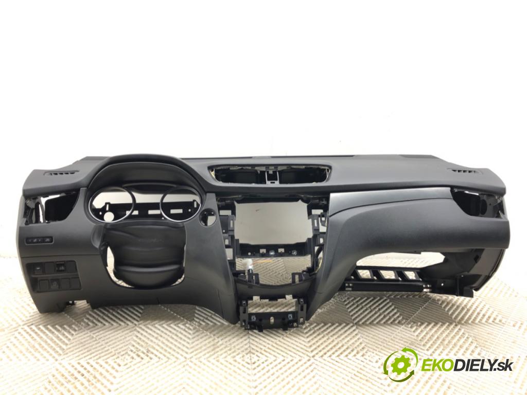 NISSAN QASHQAI J11 SUV 2019 103 kW 1.3 DIG-T 1332 palubní doska POLŠTÁŘ: spolujezdce 682004EH1A