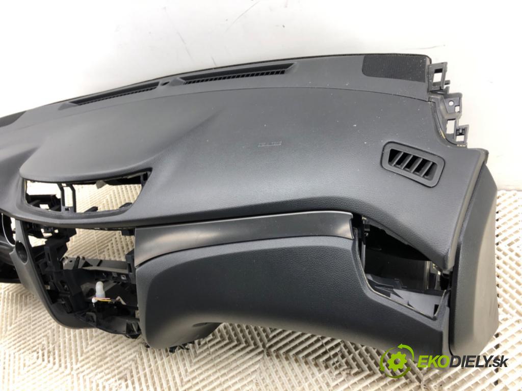 NISSAN QASHQAI J11 SUV 2019 103 kW 1.3 DIG-T 1332 palubní doska POLŠTÁŘ: spolujezdce 682004EH1A