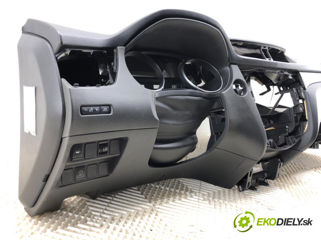 NISSAN QASHQAI J11 SUV 2019 103 kW 1.3 DIG-T 1332 palubní doska POLŠTÁŘ: spolujezdce 682004EH1A