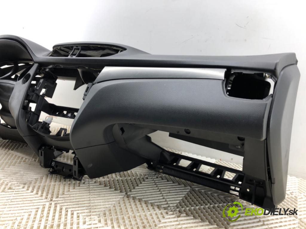NISSAN QASHQAI J11 SUV 2019 103 kW 1.3 DIG-T 1332 palubní doska POLŠTÁŘ: spolujezdce 682004EH1A