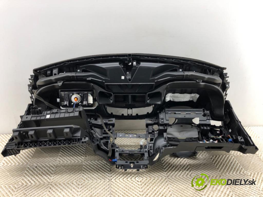 NISSAN QASHQAI J11 SUV 2019 103 kW 1.3 DIG-T 1332 palubní doska POLŠTÁŘ: spolujezdce 682004EH1A