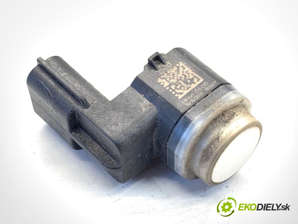 NISSAN QASHQAI J11 SUV 2019 103 kW 1.3 DIG-T 1332 snímač PDC 284384EA0A