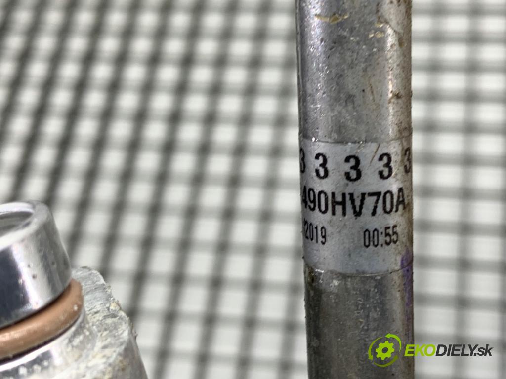 NISSAN QASHQAI J11 SUV 2019 103 kW 1.3 DIG-T 1332 rúrka klimatizace 92490HV70A (Trubka klimatizace)