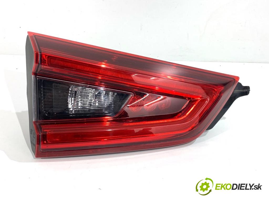 NISSAN QASHQAI J11 SUV 2019 103 kW 1.3 DIG-T 1332 Svetlo zad ľavá strana vnútorná  (Kľučka dverí ostatné)