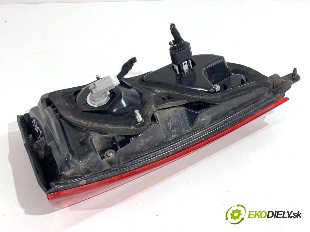 NISSAN QASHQAI J11 SUV 2019 103 kW 1.3 DIG-T 1332 Svetlo zad ľavá strana vnútorná  (Kľučka dverí ostatné)