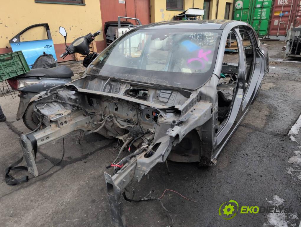 RENAULT ARKANA I SUV 2021 69 kW 1.5 E-TECH 145 1598 karoséria ČTVRŤÁK: Blatník prah strecha PODŁUŻNICA