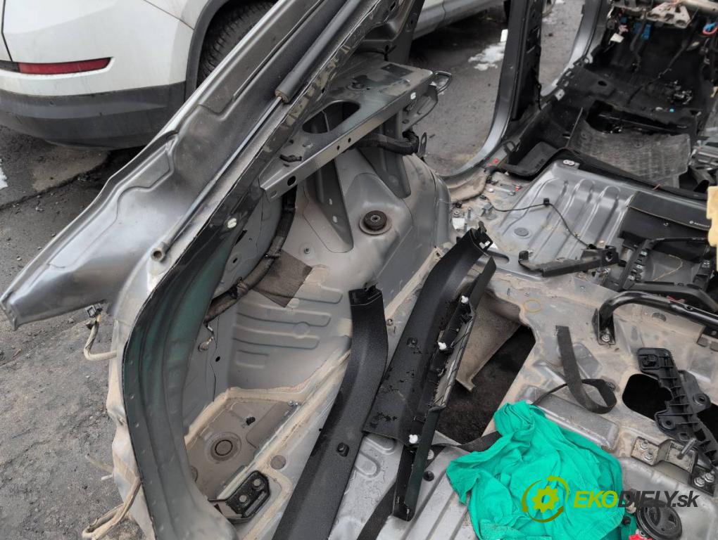 RENAULT ARKANA I SUV 2021 69 kW 1.5 E-TECH 145 1598 karoséria ČTVRŤÁK: Blatník prah strecha PODŁUŻNICA