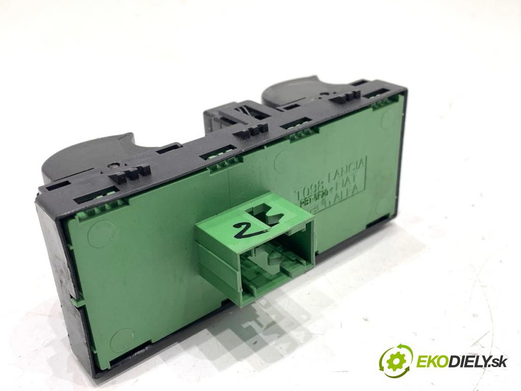 FIAT TIPO liftback 2017 88 kW 1.6 D (356HXG1B, 356HXG11) 1598 Prepínač okien  (Prepínacie páčky pod volantom)