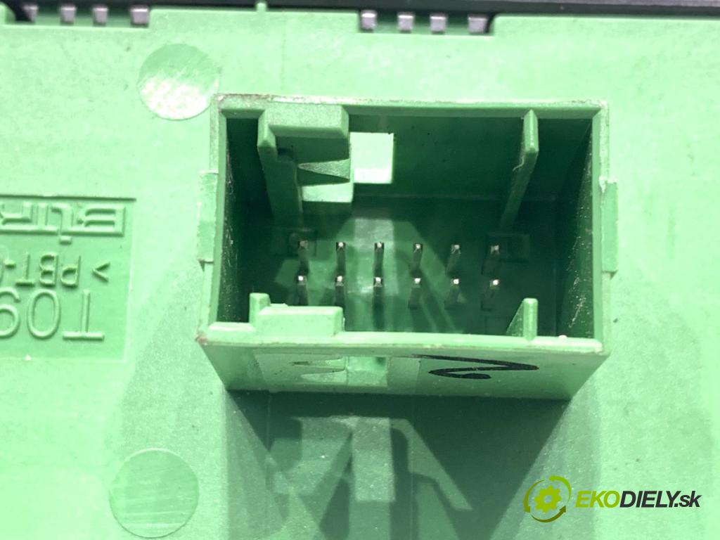 FIAT TIPO liftback 2017 88 kW 1.6 D (356HXG1B, 356HXG11) 1598 Prepínač okien  (Prepínacie páčky pod volantom)