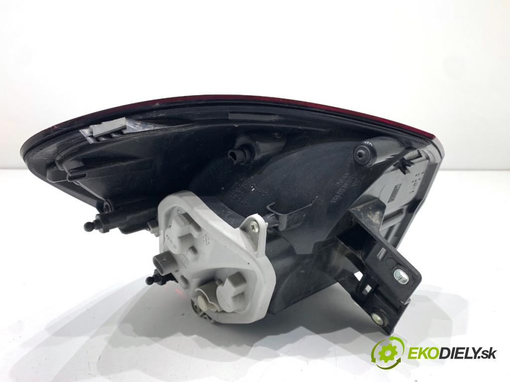 FIAT TIPO liftback 2017 88 kW 1.6 D (356HXG1B, 356HXG11) 1598 světlo pravý zadní část