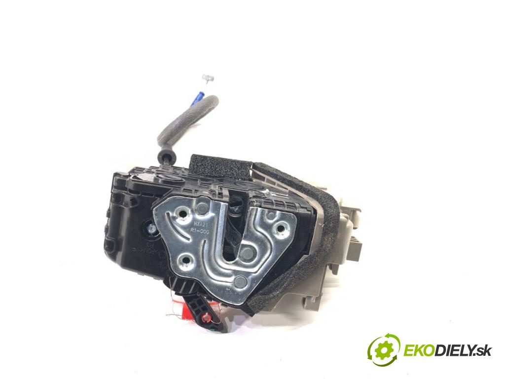 KIA CEED liftback 2020 85 kW 1.6 CRDi 115 1598 zámok dveře pravý zadní část 81420-J7000