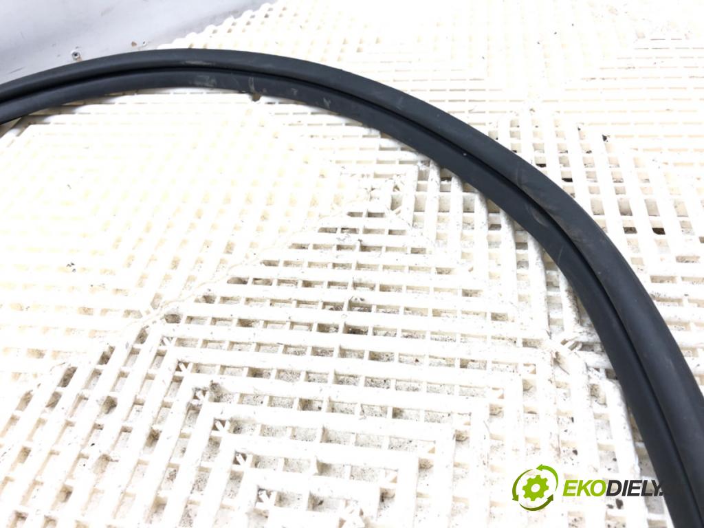 KIA CEED liftback 2020 85 kW 1.6 CRDi 115 1598 tesnenie dverí kufra