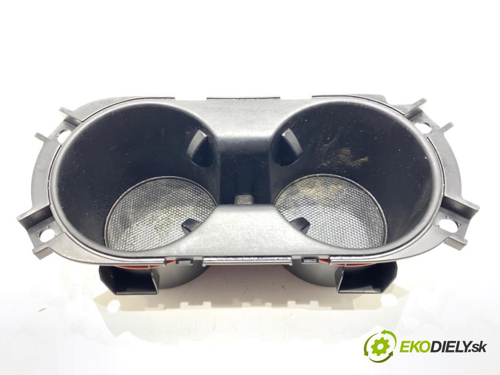 KIA CEED liftback 2020 85 kW 1.6 CRDi 115 1598 Držiak na nápoje 84626-J7000 (Držiak (úchyt) na nápoje)