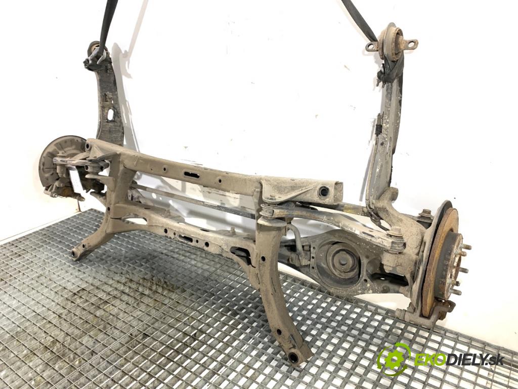 KIA CEED liftback 2020 85 kW 1.6 CRDi 115 1598 Výstuha zad