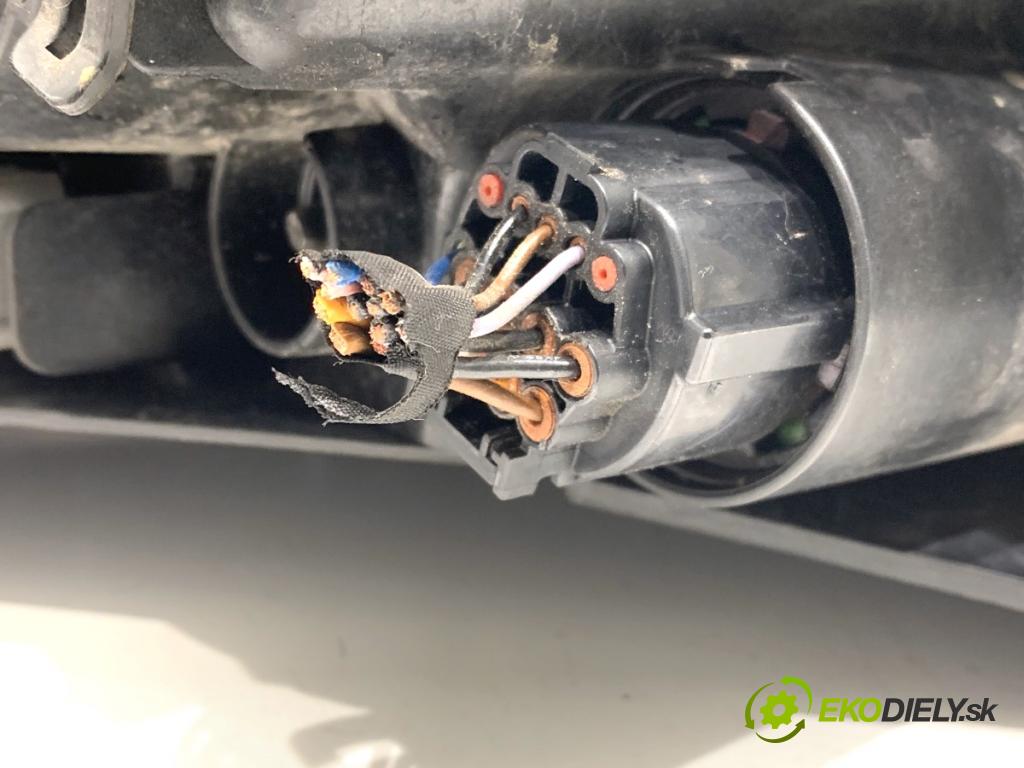 KIA CEED liftback 2020 85 kW 1.6 CRDi 115 1598 Svetlomet pravy predný 92102J7050