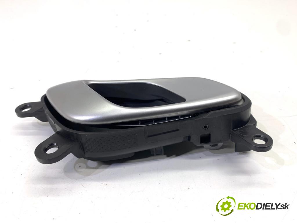 KIA CEED liftback 2020 85 kW 1.6 CRDi 115 1598 Kľučka vnútorná pravy predný 82623-J7000