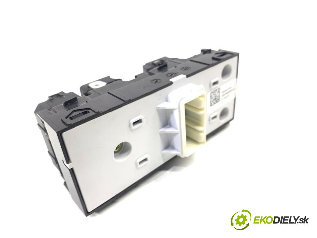 KIA CEED liftback 2020 85 kW 1.6 CRDi 115 1598 Prepínač okien 93570J7120 (Prepínacie páčky pod volantom)