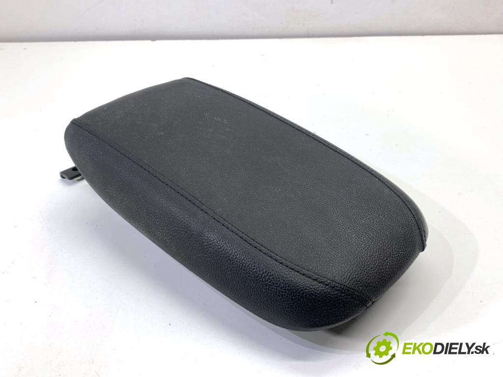 KIA CEED liftback 2020 85 kW 1.6 CRDi 115 1598 loketní opěrka  (Loketní opěrka)