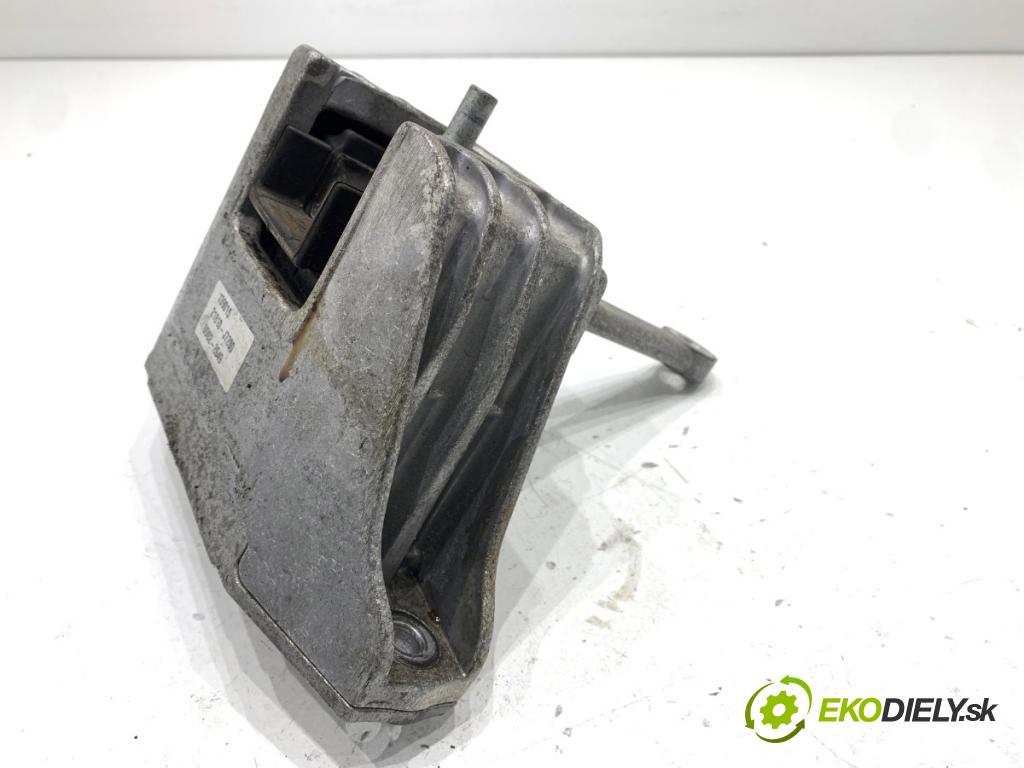 KIA CEED liftback 2020 85 kW 1.6 CRDi 115 1598 AirBag Motor ľavy 21810-J7200