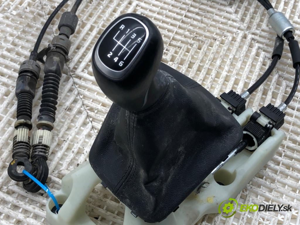 KIA CEED liftback 2020 85 kW 1.6 CRDi 115 1598 Kulisa 43794-J7100 (Rýchlostná páka (kulisa))